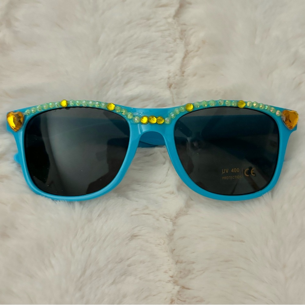 Sunglasses - Picture 2 of 5